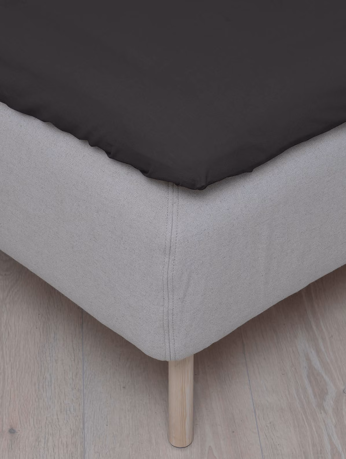 Frøya lakan dämpad sort